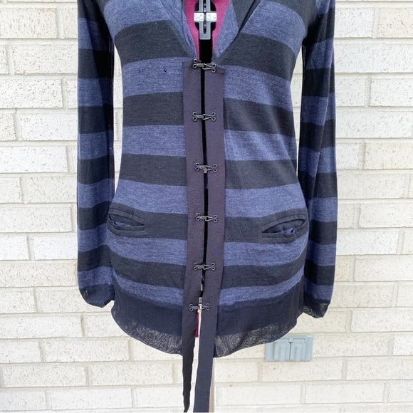 A.L.C. Sweater Cardigan Size XS 100% Wool Two Tone Blue Striped - Picture 8 of 16